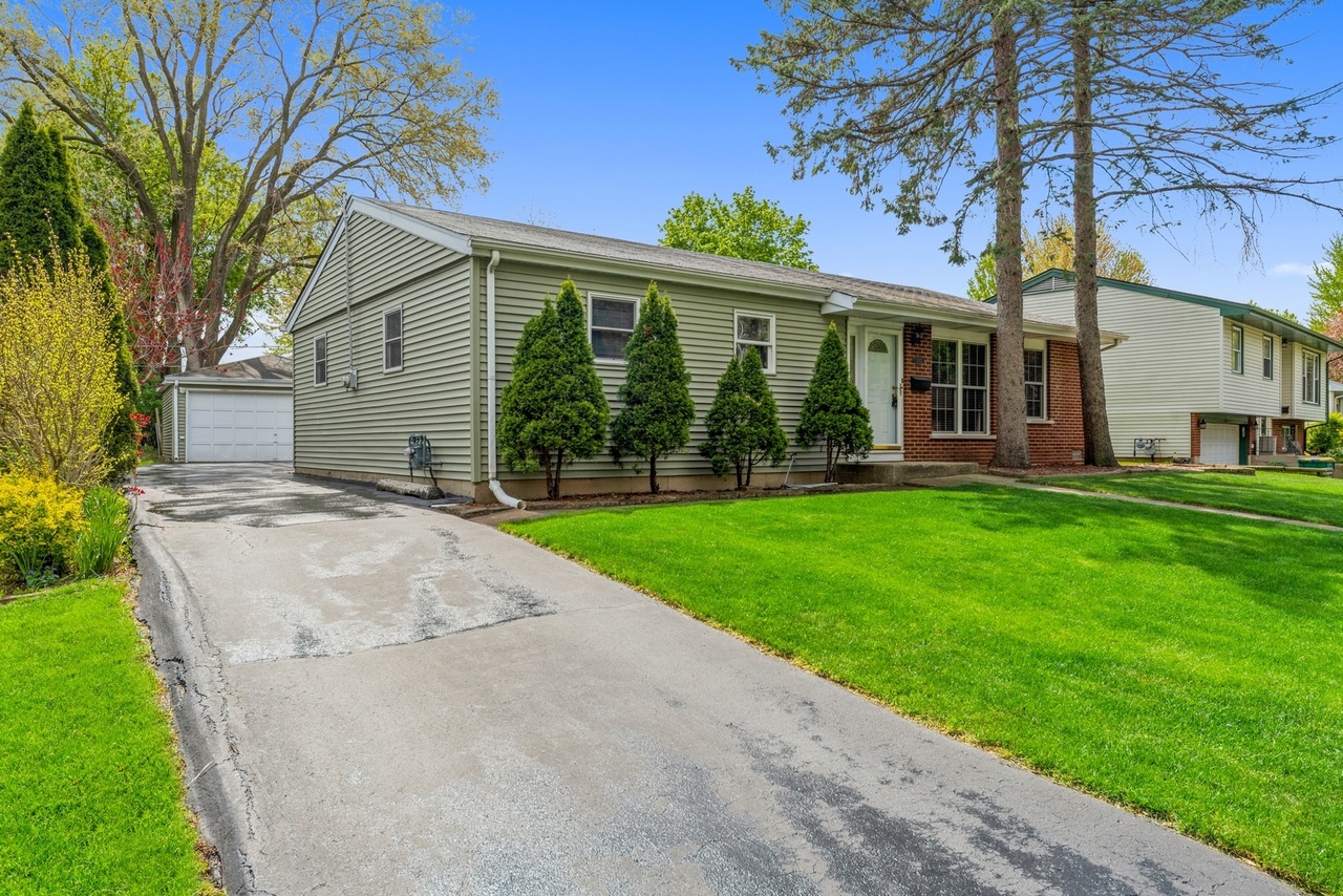 1133 Valley Stream Dr Wheeling Il 60090 Mls 11084718 Redfin