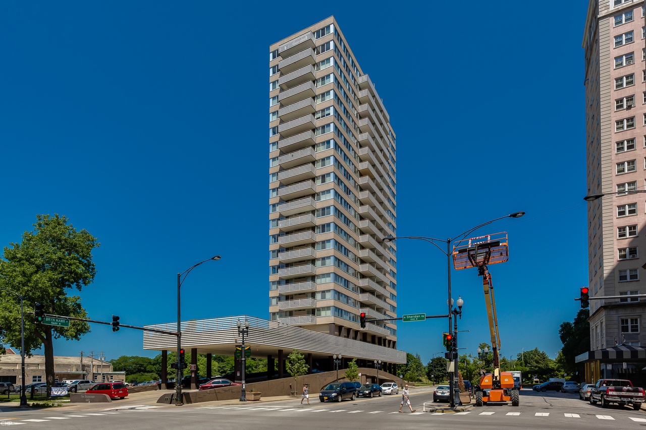 5601 N Sheridan