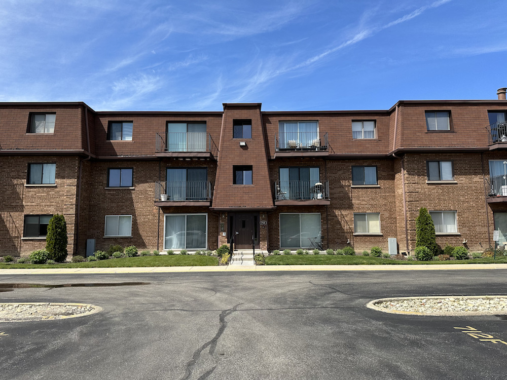 712 Cobblestone Cir Unit E, Glenview, IL 60025 | MLS# 11849761 | Redfin