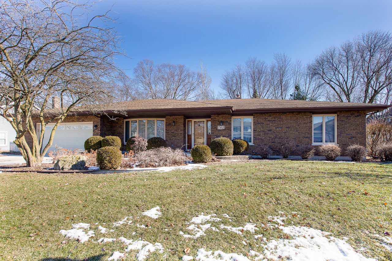 742 BUTTONWOOD Cir, Naperville, IL 60540 MLS 10268765 Redfin