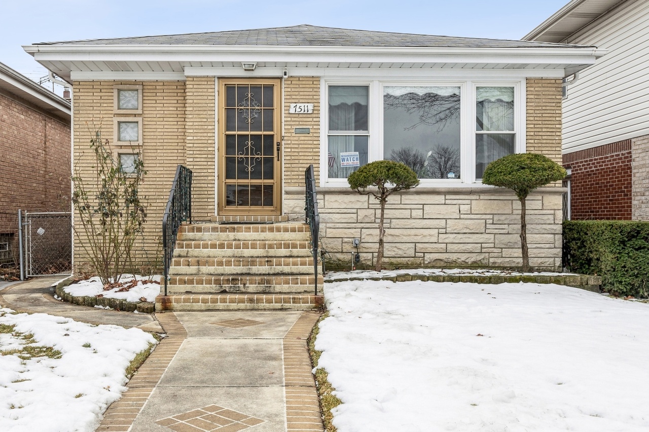 7511 W Argyle St, Harwood Heights, IL 60706 | MLS# 11310768 | Redfin