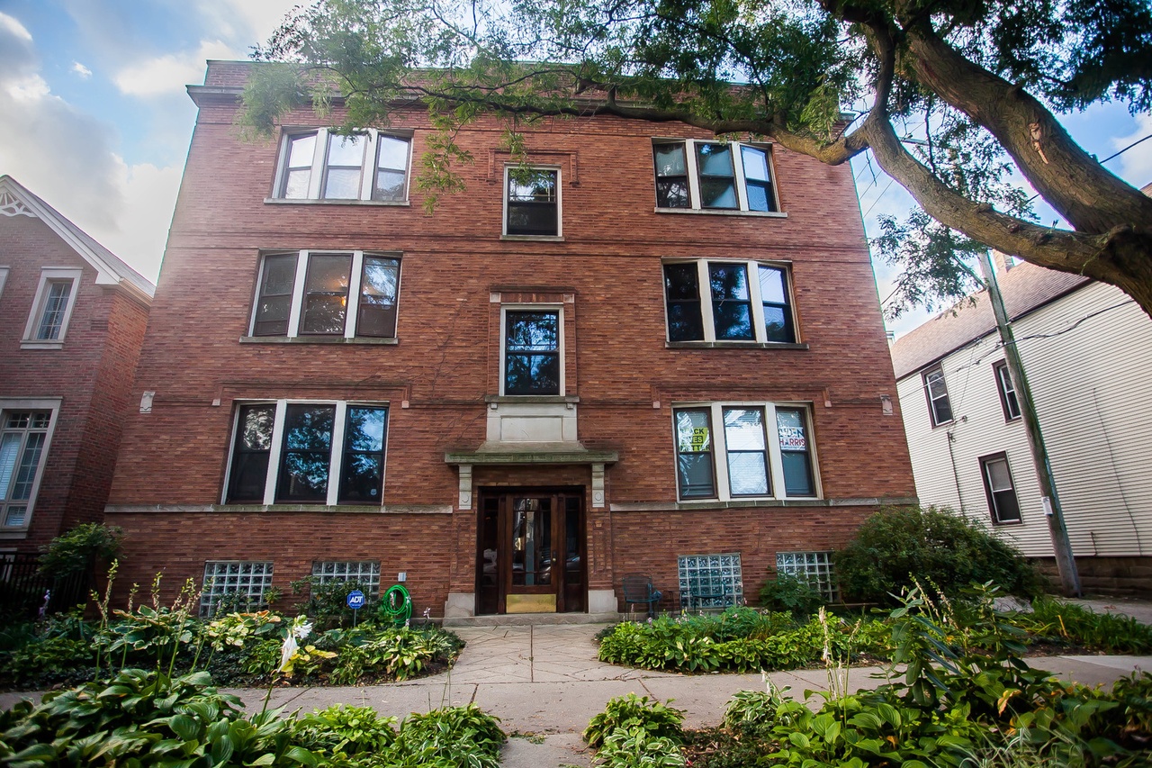 1737 W SUMMERDALE Ave, Chicago, IL 60640 | MLS# 10968772 | Redfin