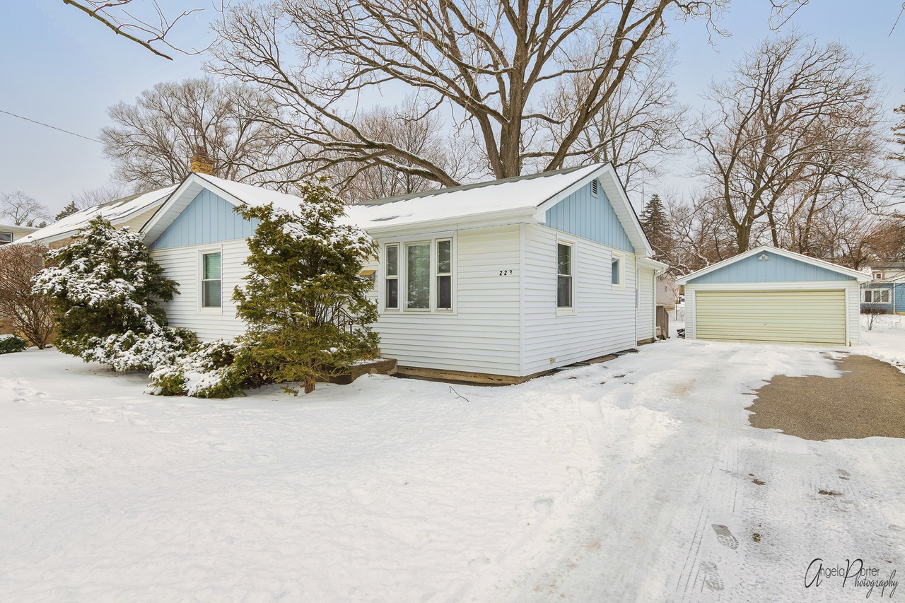 223 Orton Ave, Wauconda, IL 60084 | MLS# 10964775 | Redfin