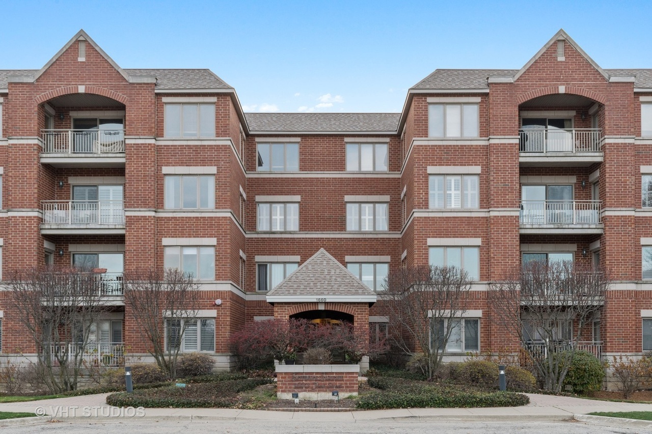 1660 1st St #404, Highland Park, IL 60035 | MLS# 11008796 | Redfin