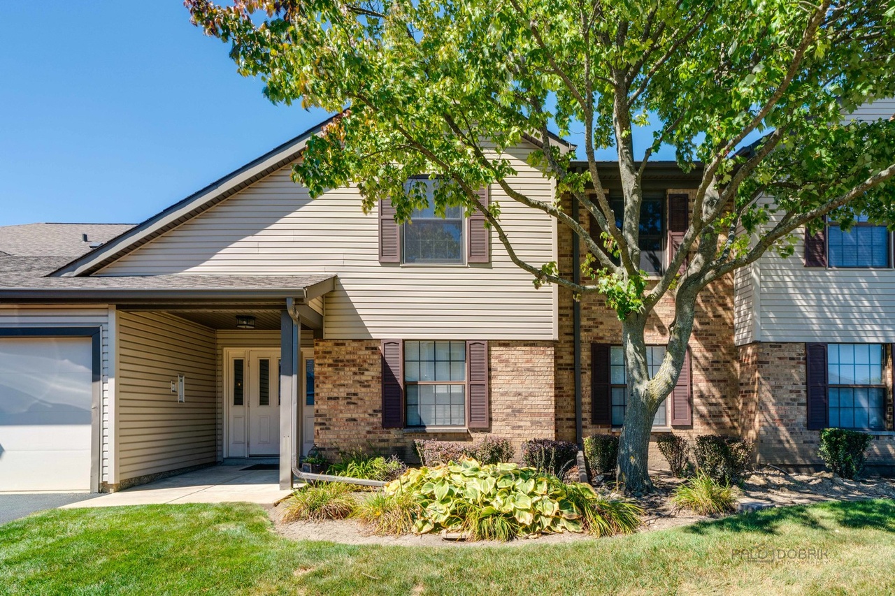 1376 Stratford Dr Unit 12-B-1, Gurnee, IL 60031 | MLS# 11875800 | Redfin