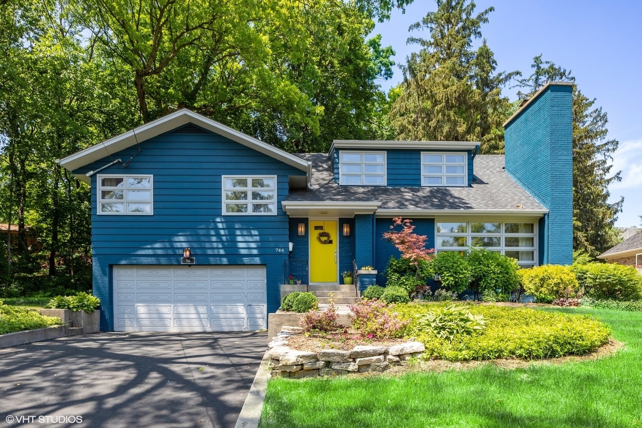 744 Crescent Blvd, Glen Ellyn, IL 60137 | MLS# 11131809 ...