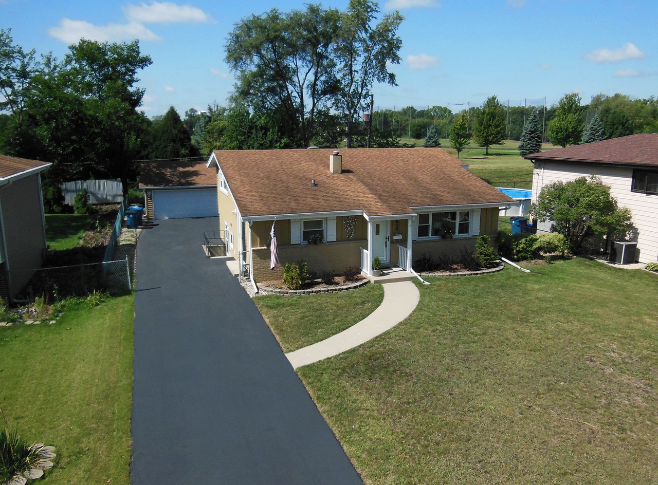 906 N Fischer Dr Addison IL 60101 Redfin 906 N Fischer Dr Addison IL 60101 Redfin