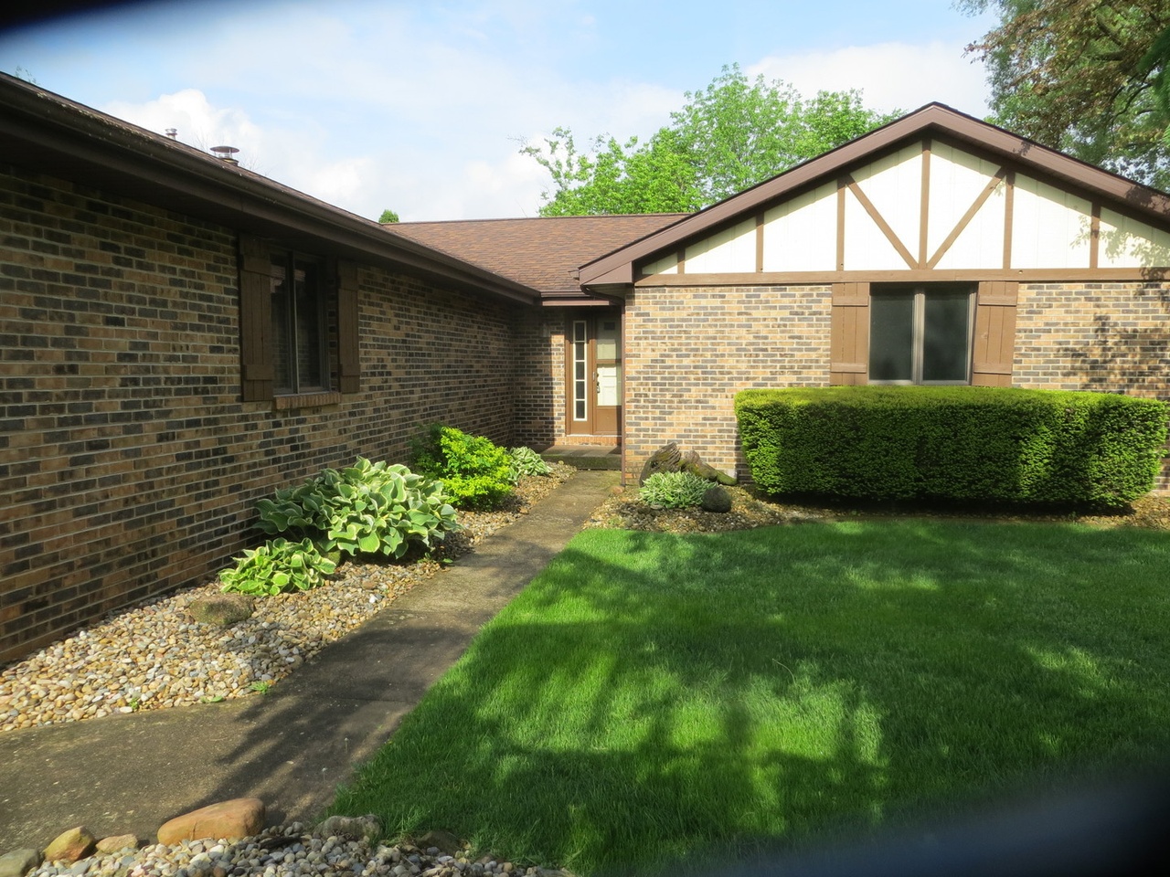 14 Lake Metonga Trl, Grant Park, IL 60940