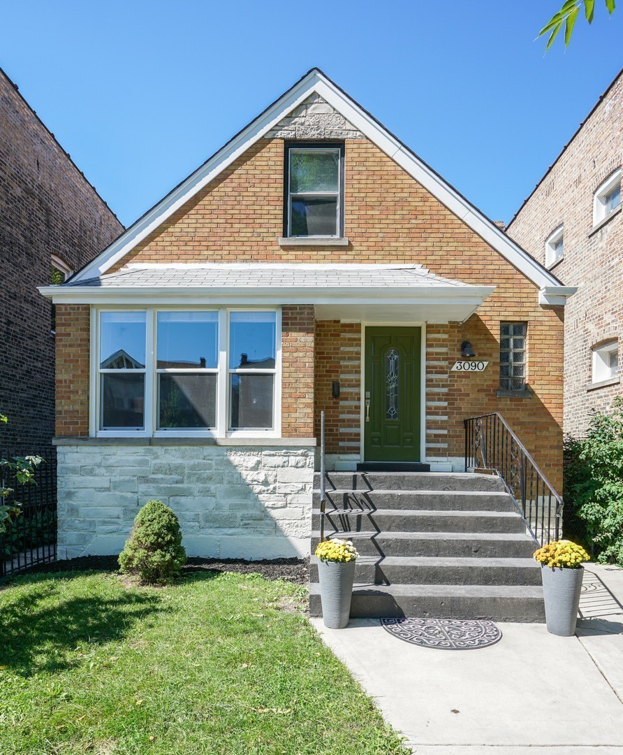 3090 N Haussen Ct Chicago Il 60618 Mls 10084852 Redfin Photos And Other Media