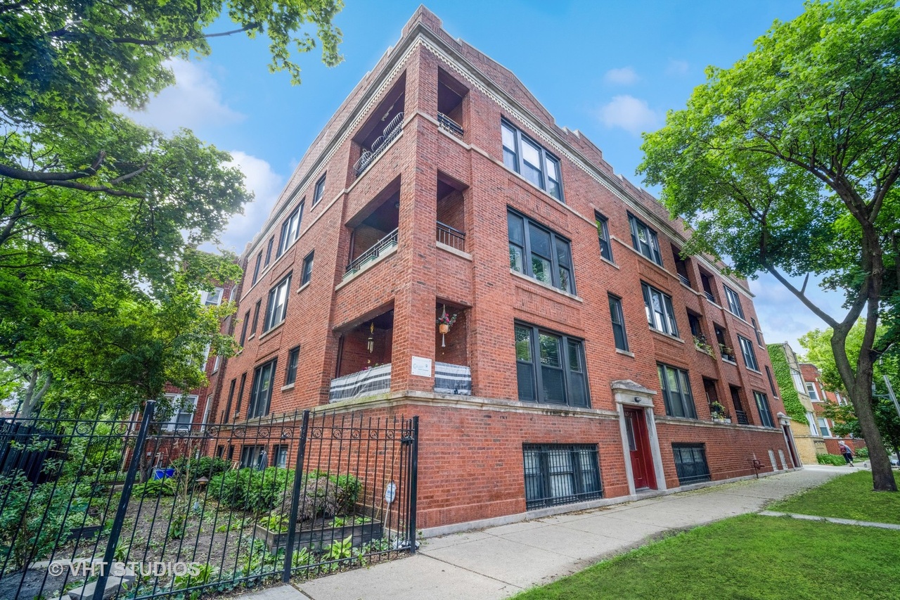 7463 N Seeley Ave #3, Chicago, IL 60645 | MLS# 11806885 | Redfin