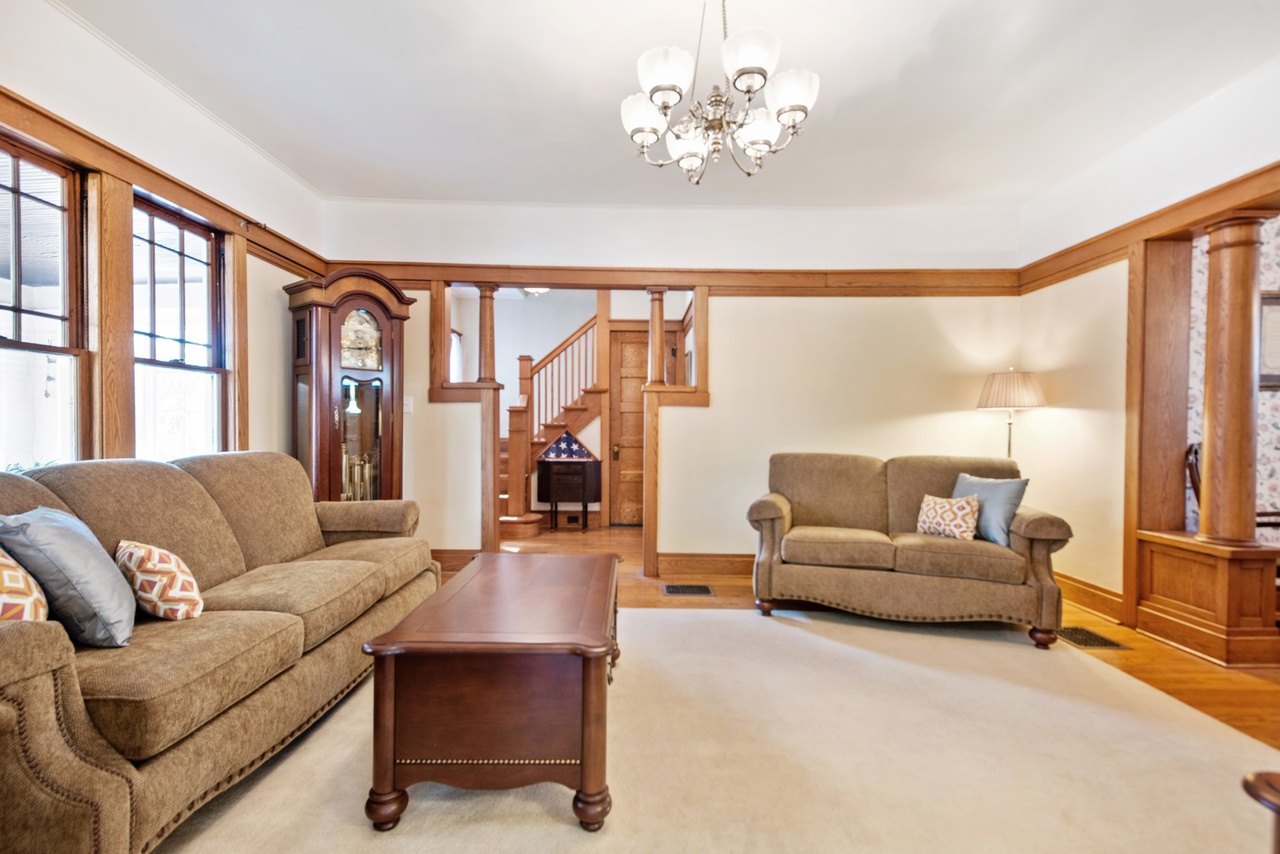 255 E Schiller St Elmhurst IL 60126 MLS# 10917902 Redfin 255 E Schiller St Elmhurst IL 60126 MLS# 10917902 Redfin