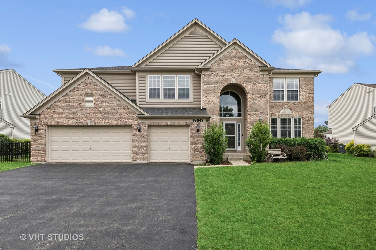 GO HOME 18847 Chatham Way, Lake Villa, IL 60046 | Redfin
