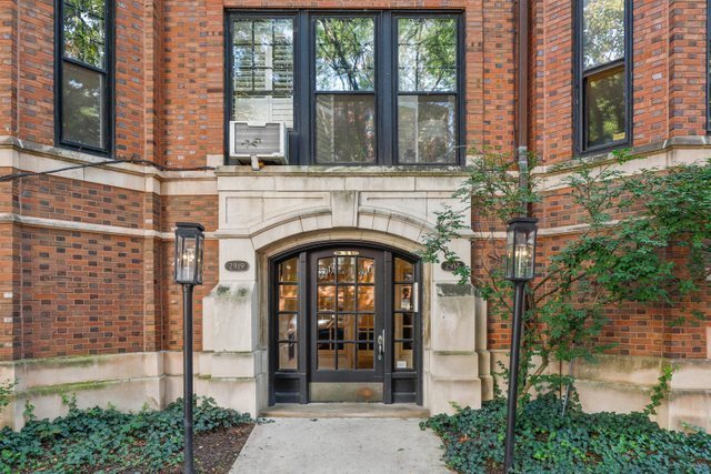 2915 N Pine Grove Ave #1, Chicago, IL 60657 | MLS# 11232915 | Redfin