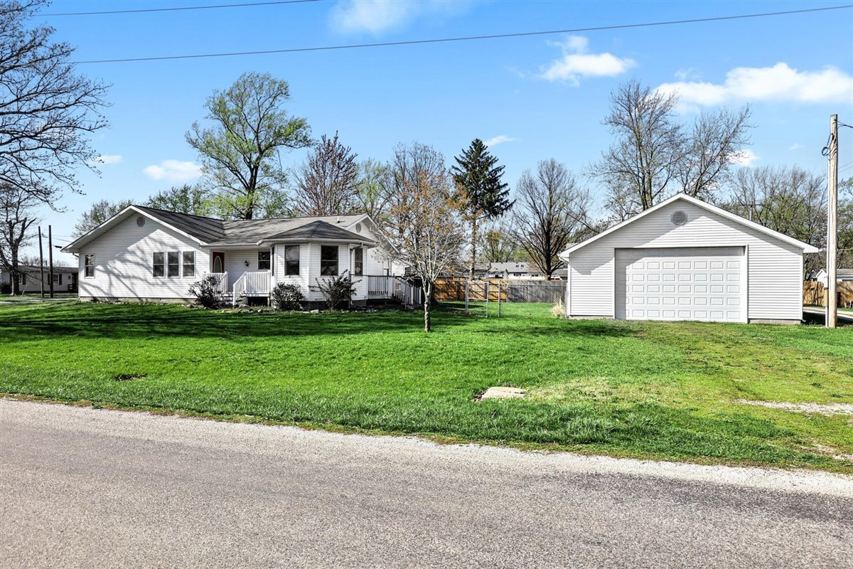 330 W Birch Ave, Atwood, IL 61913 Redfin