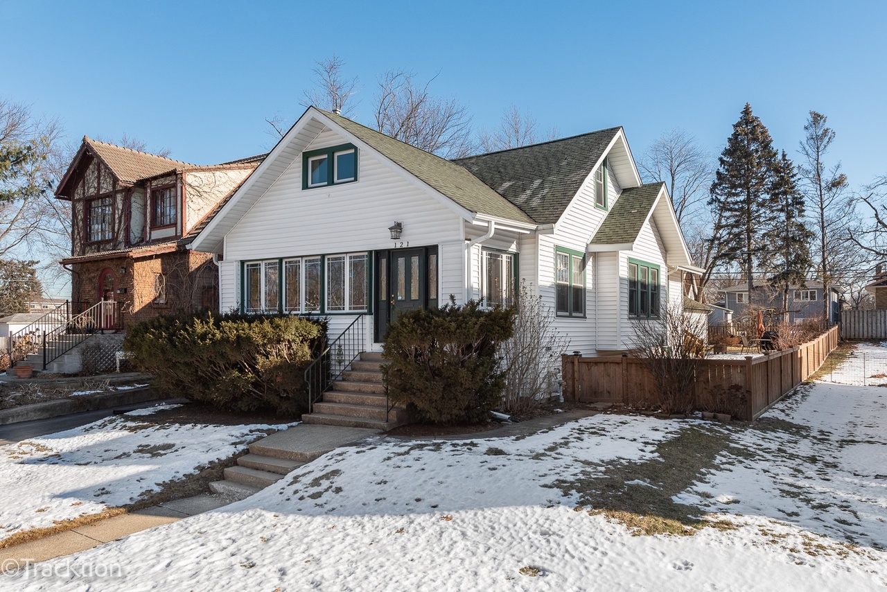 121 S Lombard Ave, Lombard, IL 60148