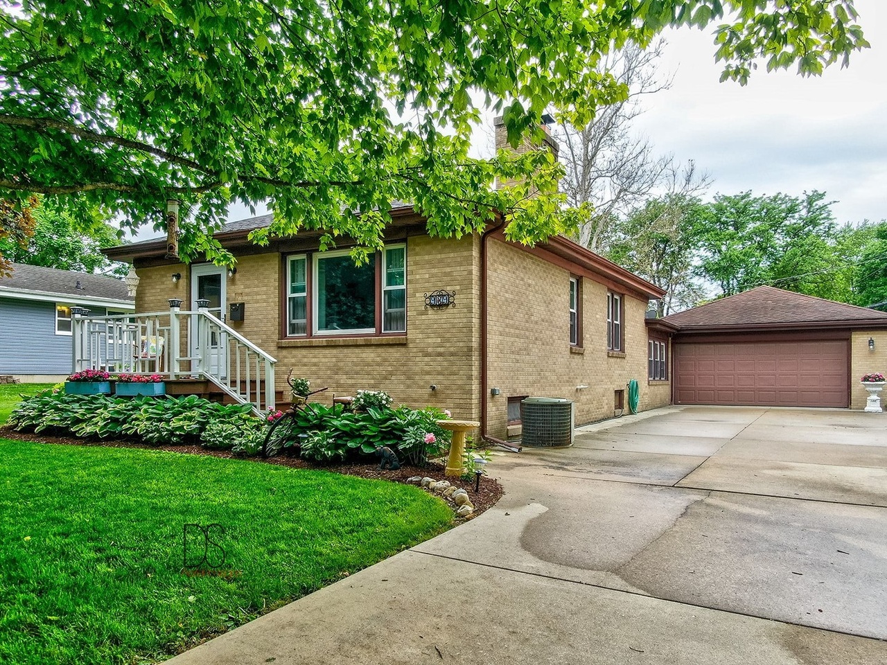 939 Adams St, Ottawa, IL 61350 MLS 10732985 Redfin