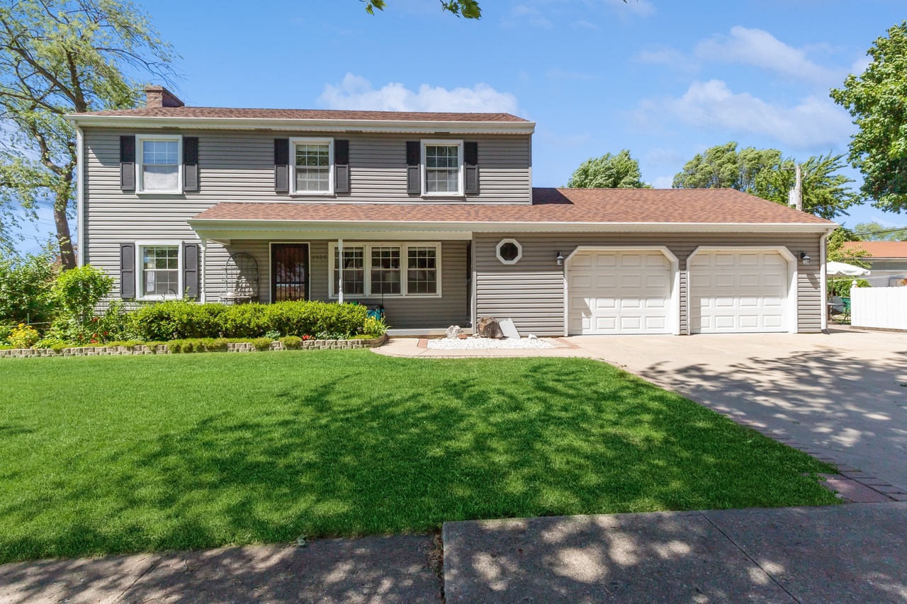 yuka♡　0408 2928 Brookside Ave, Waukegan, IL 60085 | Redfin