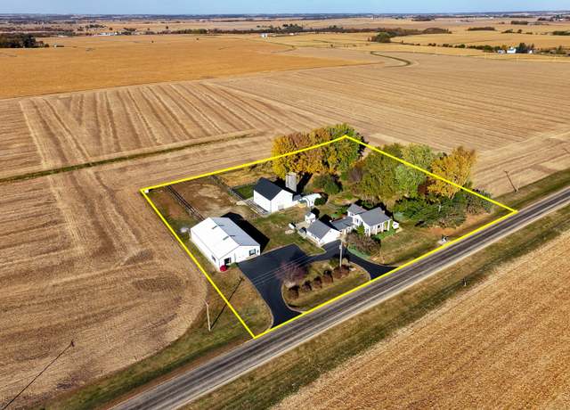 Property at 4140 E German Valley Rd, Freeport, IL 61032, 4 beds, 1 bath