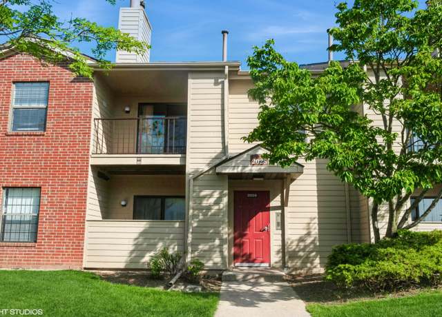 Property at 2028 N Rand Rd #202, Palatine, IL 60074, 2 beds, 2 baths