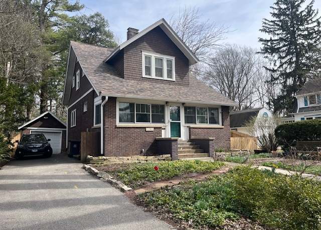 Property at 1204 S Carle Ave, Urbana, IL 61801, 3 beds, 1 bath