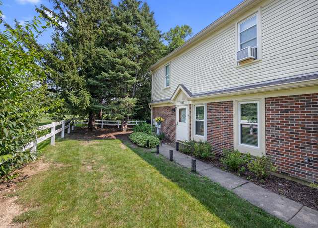 Property at 251 University Ln, Elk Grove Village, IL 60007, 2 beds, 1 bath