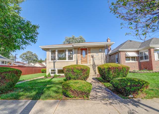 Property at 9439 S 52nd Ave, Oak Lawn, IL 60453, 5 beds, 2 baths