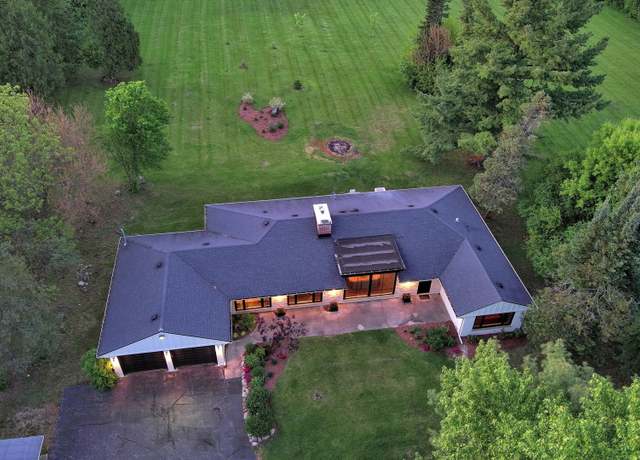 Property at 532 W Merri Oaks Rd, Barrington Hills, IL 60010, 3 beds, 1.5 baths