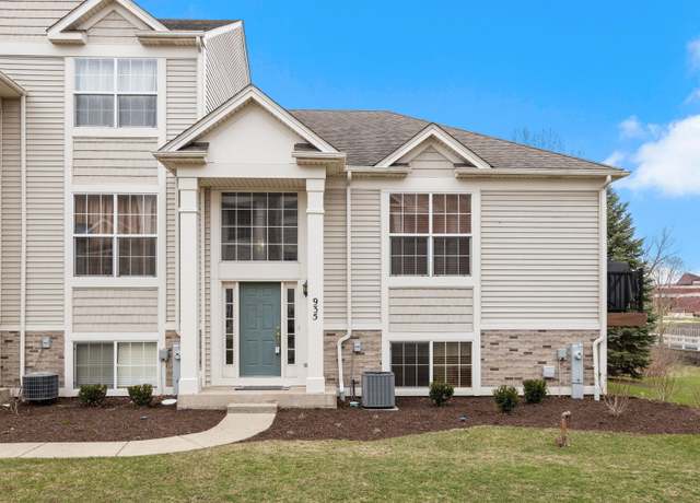 Property at 935 Summit Creek Dr, Shorewood, IL 60404, 3 beds, 3 baths