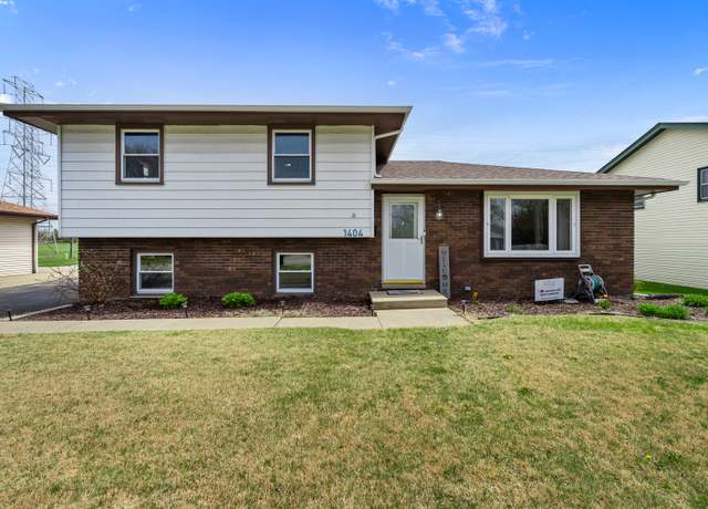Property at 1404 Edgerton Dr, Joliet, IL 60435, 3 beds, 2 baths