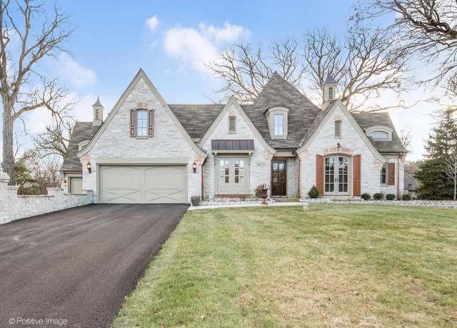 Property at 29W221 Oak Knoll Rd, West Chicago, IL 60185, 3 beds, 3.5 baths