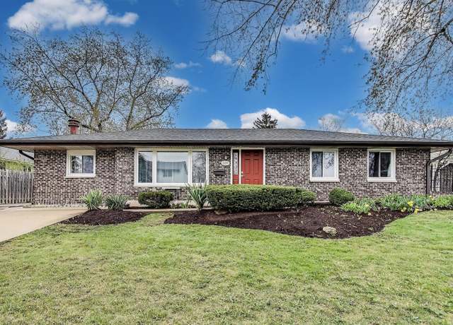 Property at 609 S Cedarcrest Dr, Schaumburg, IL 60193, 3 beds, 2 baths