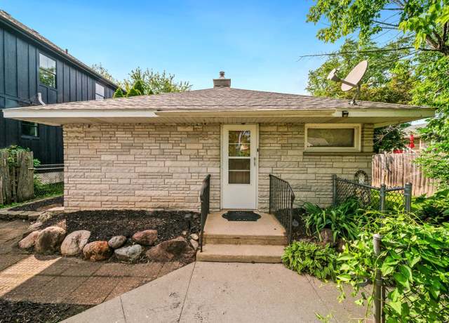 Property at 1515 N River Rd, Mchenry, IL 60051, 2 beds, 1 bath
