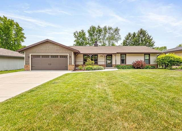Property at 5805 Vineyard Ln, Rockford, IL 61114, 3 beds, 3 baths