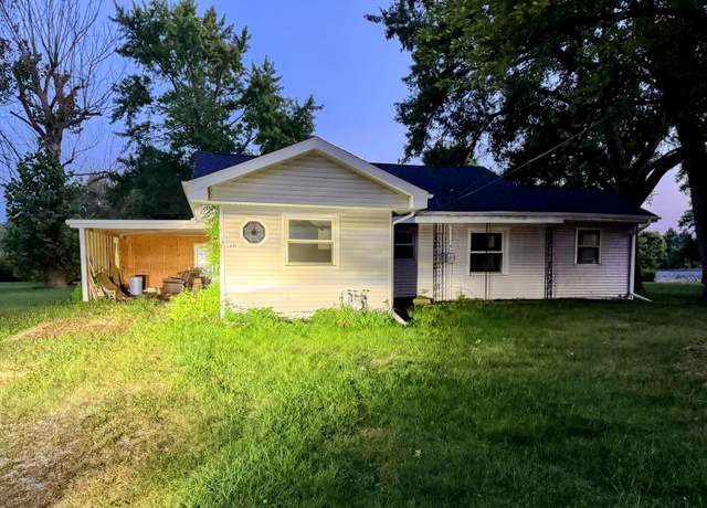 Property at 221 W Central St, Atwood, IL 61913, 3 beds, 1 bath