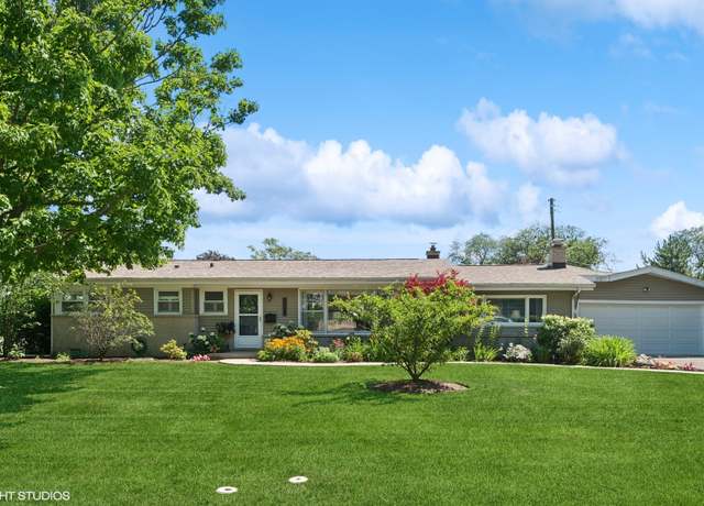 Property at 3245 Greenbriar Dr, Glenview, IL 60025, 3 beds, 1.5 baths