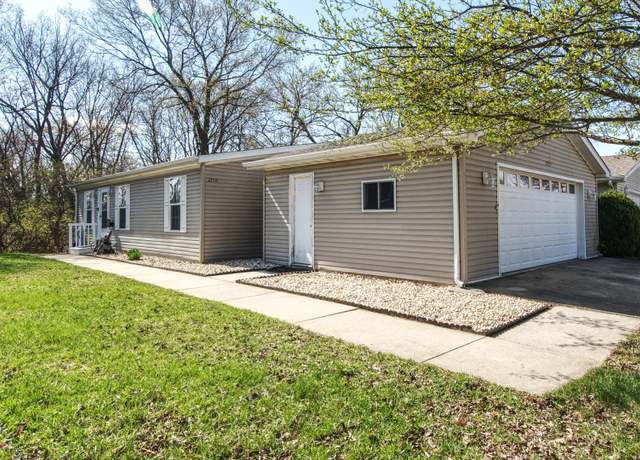 Property at 22515 S Woodside Dr, Channahon, IL 60410, 3 beds, 2 baths