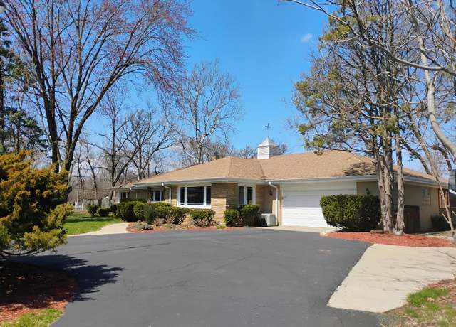 Property at 17w120 Woodland Ave, Bensenville, IL 60106, 4 beds, 2 baths