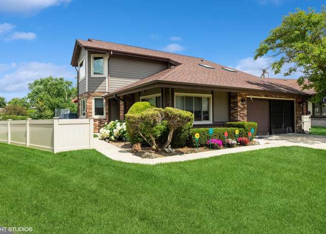 Property at 522 Waikiki Dr S, Des Plaines, IL 60016, 4 beds, 3 baths
