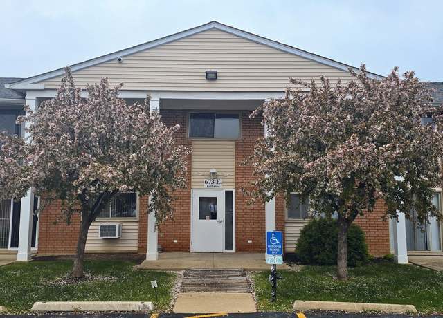 Property at 673 E Fullerton Ave #202, Glendale Heights, IL 60139, 2 beds, 1 bath
