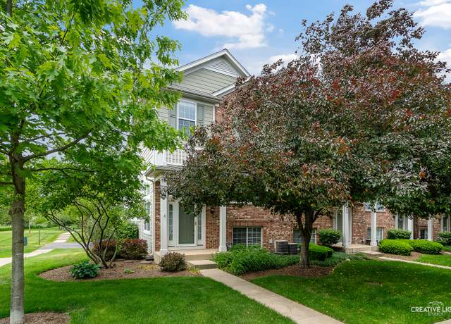 Property at 2503 Emily Ln, Elgin, IL 60124, 3 beds, 2.5 baths