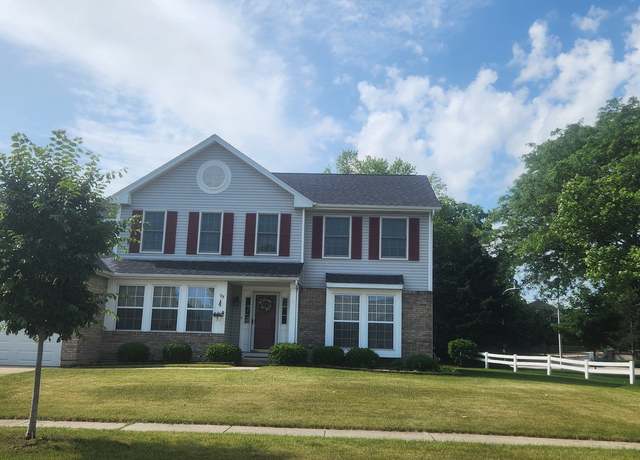 Property at 95 Brentwood Trl, Elgin, IL 60120, 4 beds, 3 baths