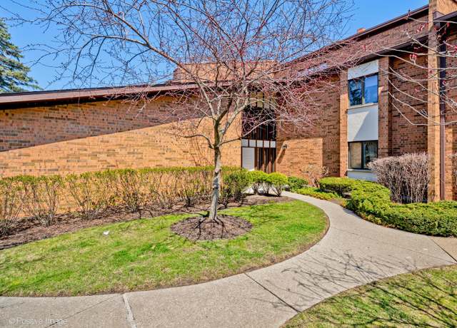 Property at 1039 Deerfield Pl #1039, Highland Park, IL 60035, 3 beds, 2 baths