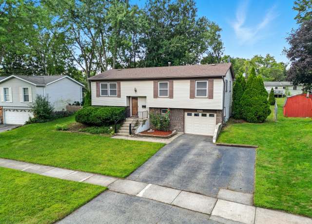 Property at 8224 Lindenwood Ln, Woodridge, IL 60517, 3 beds, 1.5 baths