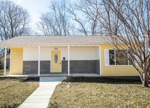 Property at 705 Nachusa Ave, Dixon, IL 61021, 2 beds, 1 bath