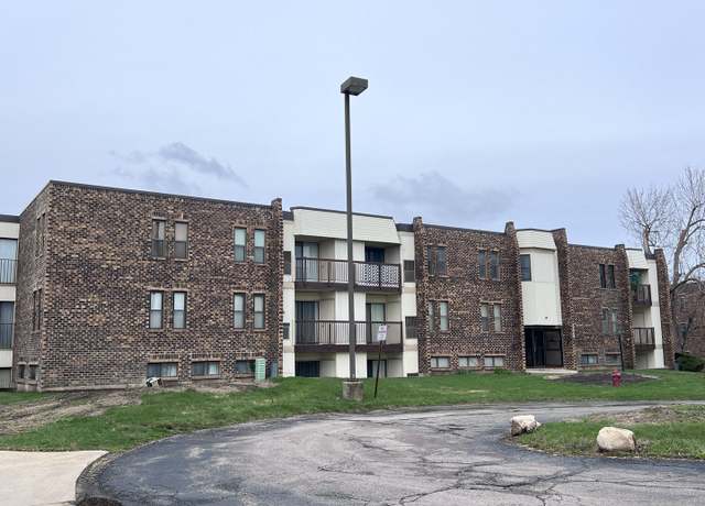 Property at 2220 Country Club Dr #15, Woodridge, IL 60517, 2 beds, 1 bath