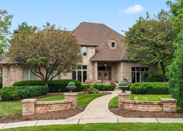 Property at 3113 Turnberry Rd, St. Charles, IL 60174, 5 beds, 3.5 baths