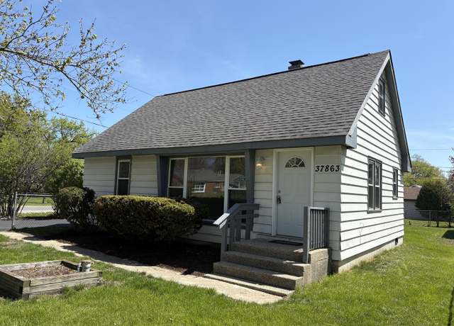 Property at 37863 N Harper Rd, Beach Park, IL 60087, 4 beds, 1 bath