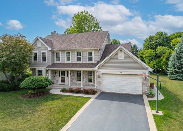 Property at 12 White Oak Ct, Algonquin, IL 60102, 4 beds, 2.5 baths