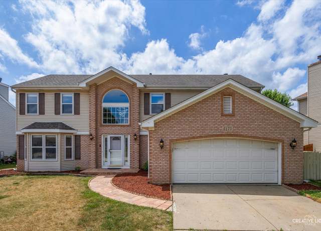 Property at 2175 Jordan Ln, Elgin, IL 60123, 4 beds, 3 baths