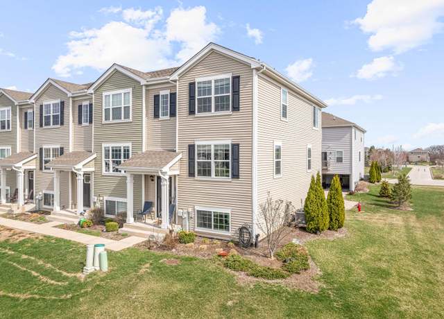 Property at 2435 Bella Dr, Pingree Grove, IL 60140, 3 beds, 2.5 baths